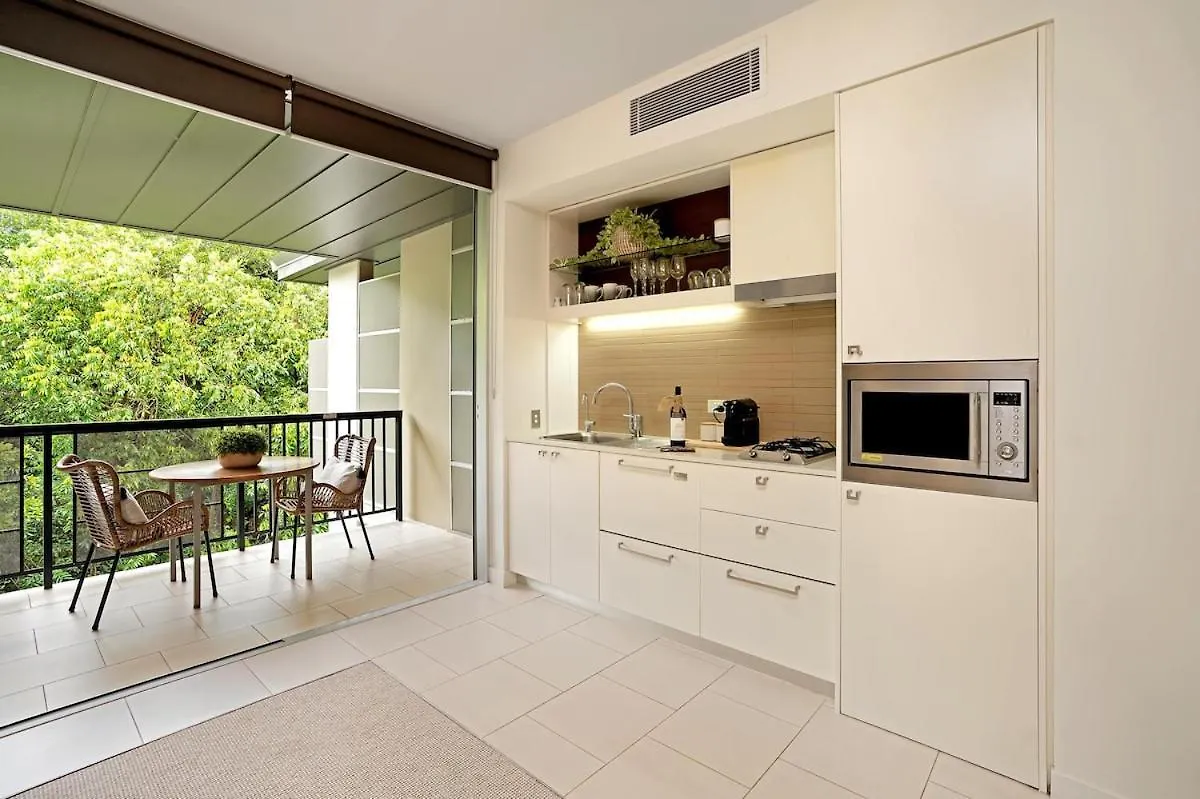 Treetop Luxury - Beautiful Peppers Resort Noosa Heads Apartment